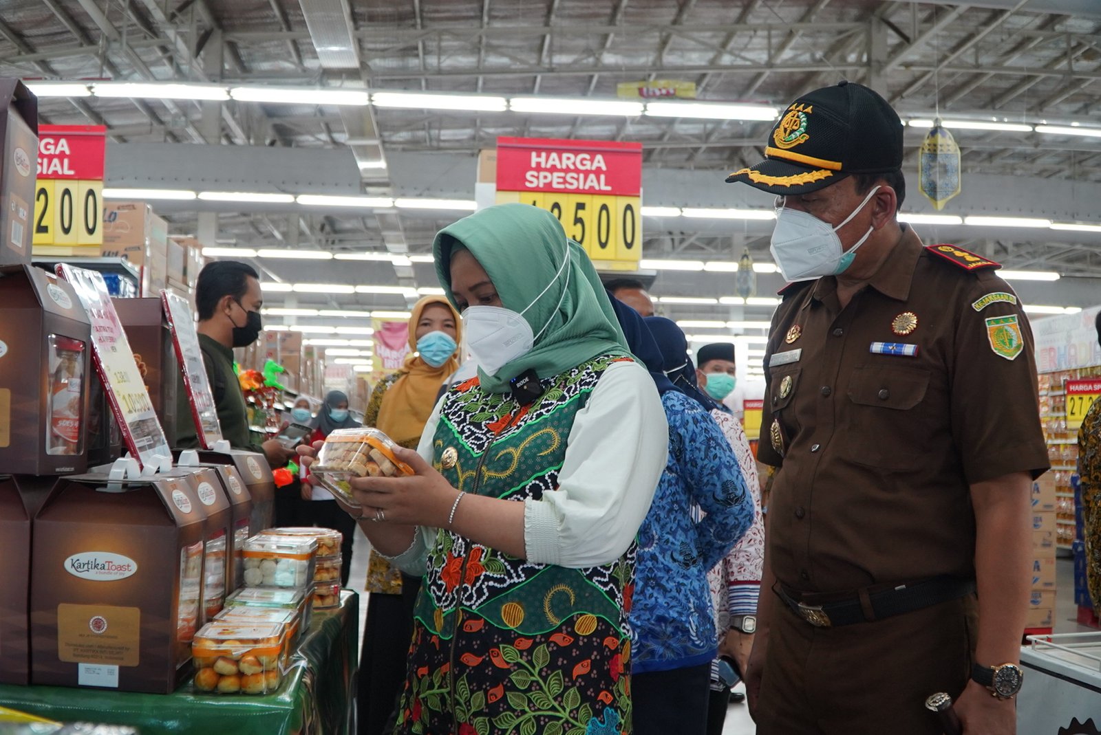 Ning Ita Sidak Prokes Dan Stabilitas Komoditas Jelang Lebaran