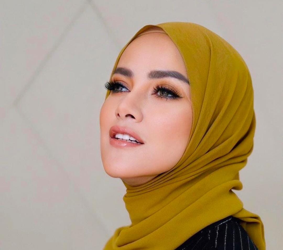 Sejak berhijab Olla Ramlan jarang tampil di TV, Sepi job ?