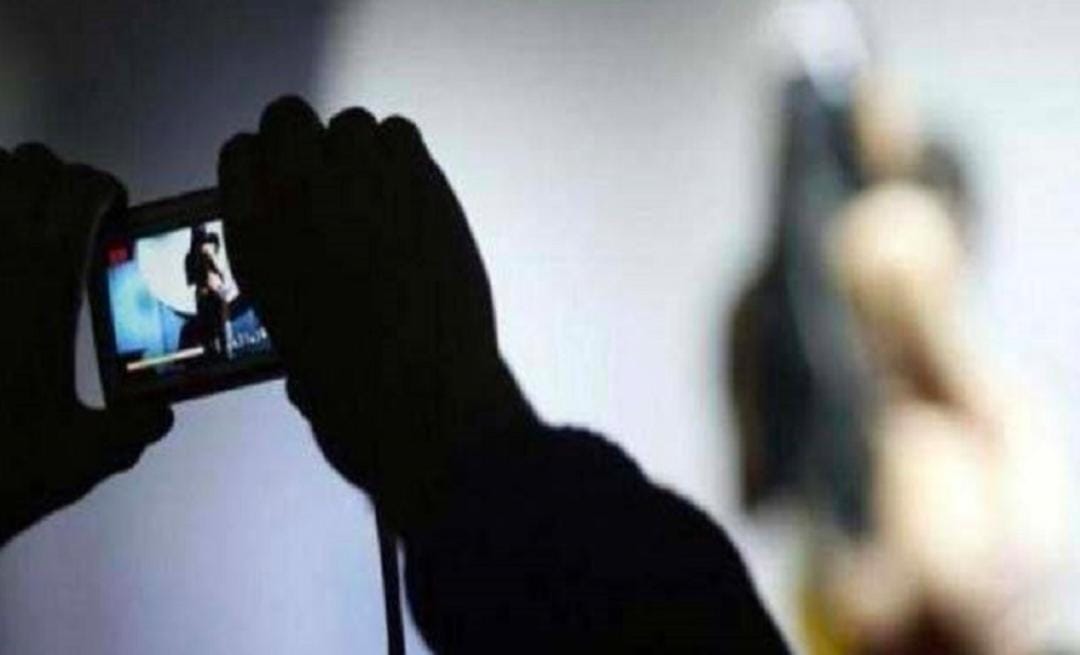 Terungkap Cara Tukang servis komputer Dapat Foto Bugil Untuk Memeras