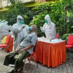 Tes Swab Masal Dilakukan di Rusun Penjaringan Sari, Rungkut, Surabaya. Hasilnya 50 Orang Positif