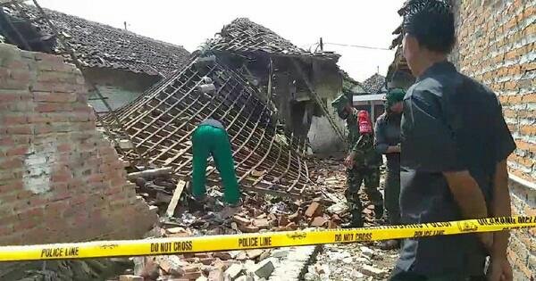 pabrik mercon pasuruan meledak