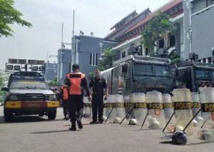 Demontrasi Akbar Madura Melawan Akan Disambut Dengan Water Cannon Dengan Kawat Beduri