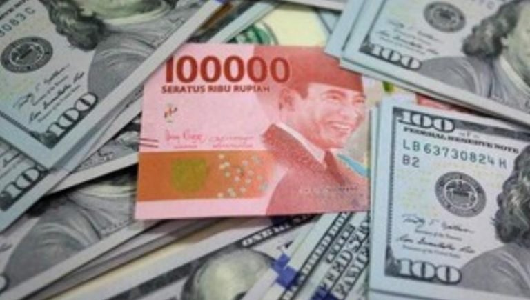 Dolar As Terus Naik, Rupiah Justru Melemah