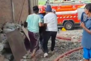 Kebakaran Gudang Rongsokan Di Pekukuhan, Buat PMK Kesulitan Padamkan Api