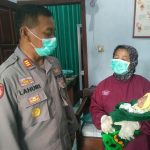 Penemuan Bayi Baru Satu Jam Dilahirkan di Pekarangan Bikin Ngeri