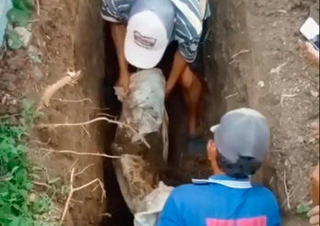 Penemuan Mayat Masih Utuh Saat Menggali Kuburan Gegerkan Warga