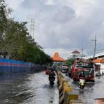Surabaya Kembali Digenangi Banjir Rob Akibat Bulan Purnama