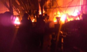 kebakaran Pabrik Cat PT Kalimas Putra Makmur Sidoarjo Timbulkan Ledakan
