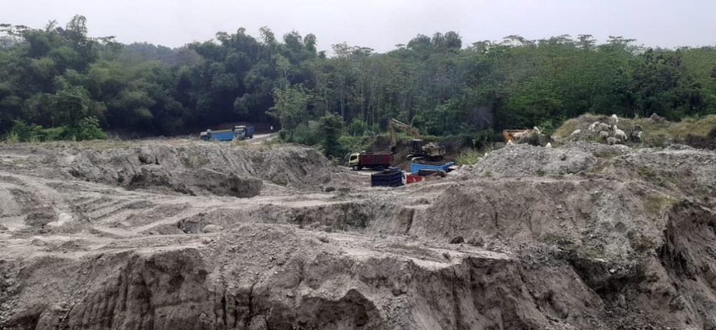 Terlindungi: Galian C Sumberkarang Lenyapkan Saluran Irigasi Mulai Dikeluhkan Petani