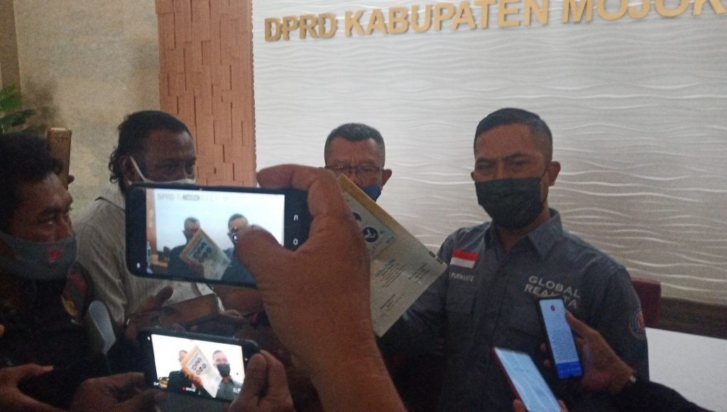 Permohonan Hearing Bisnis Jual Beli LKS Diacuhkan, Gedung Dewan Mendadak Sepi