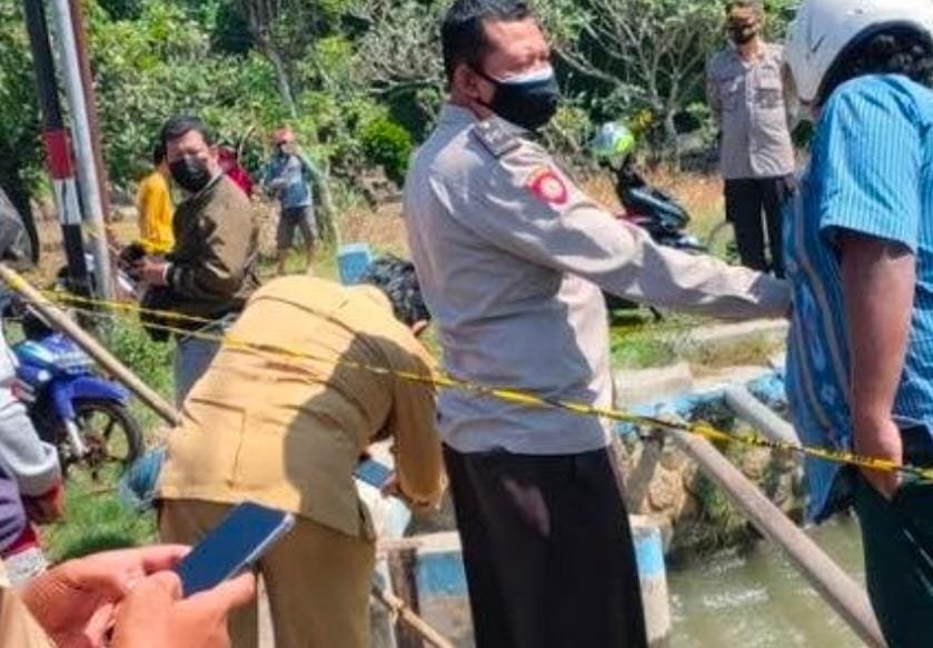 Penemuan Mayat Bayi Dua Sekaligus Di Sungai Waruturi Jombang, Bikin Geram Warga