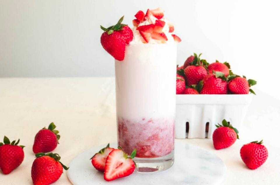 Resep Korean Strawberry Milk Saat Dahaga Menyerang