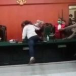 Aktivis Anti Masker Banyuwangi Divonis Tiga Tahun Ngamuk Di Persidangan 