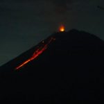 Gunung Semeru Terpantau Muntahkan Guguran Lava Pijar