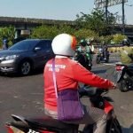 Hari Terakhir PPKM Penyekatan Bundaran Waru, Petugas Masih Kucing Kucingan