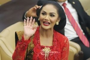 Krisdayanti Anggota Komisi IX fraksi PDIP Usulkan PPKM Diperpanjang