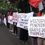 Ikatan Mahasiswa Muhammadiyah Malang Demo Kritik PPKM