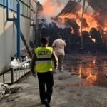 Gudang Pabrik Plastik CV Victori Sidoarjo Kebakaran, Ketugian Capai 200 Juta