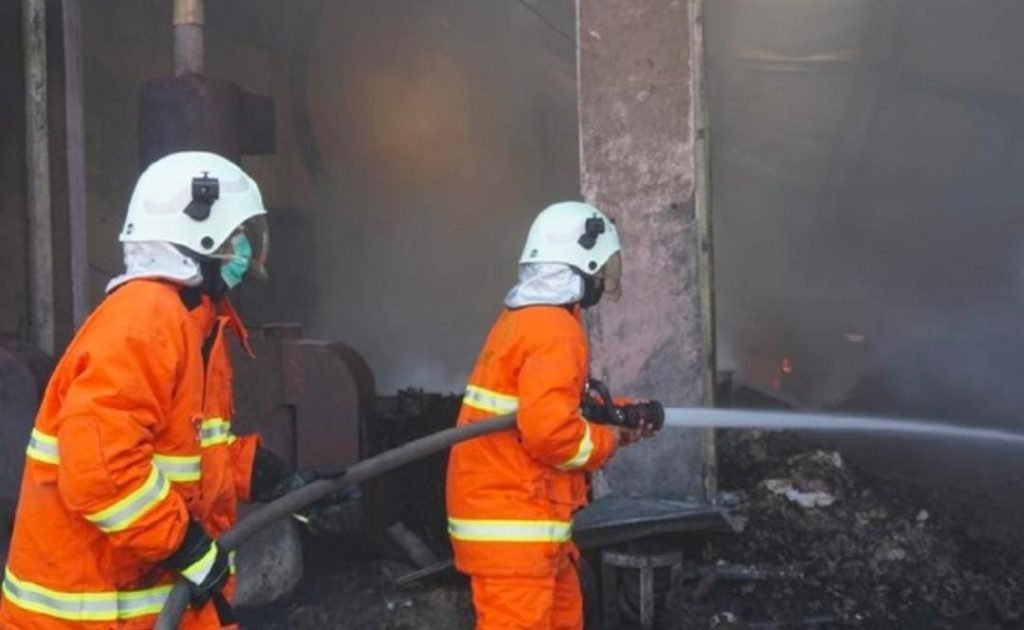 Gudang Pabrik Minyak Kelapa Kebakaran Sempat Bikin Panik Karyawan 