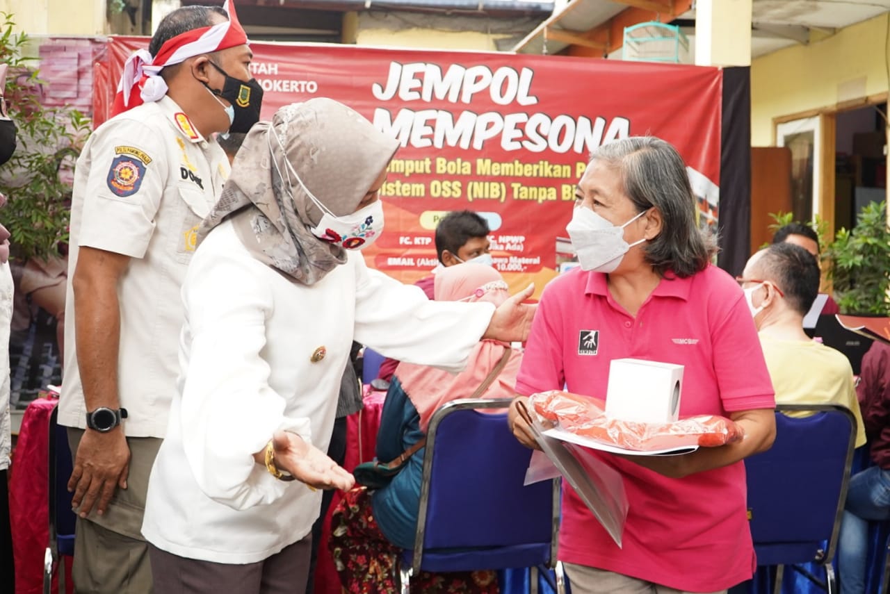 Permudah Ijin Usaha, Pemkot Mojokerto Bikin Jempol Mempesona Permudah Ijin Usaha, Pemkot Mojokerto Bikin Jempol Mempesona