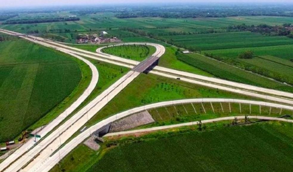 Kerap Bepergian lewat Jalan Tol Trans Jawa ? Simak, Ini Tarif Terbarunya