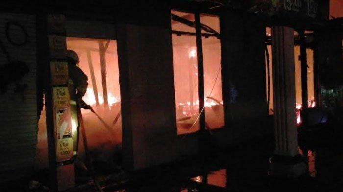 Dua Rumah di Bojonegoro Ludes Terbakar Akibat Konsleting Listrik