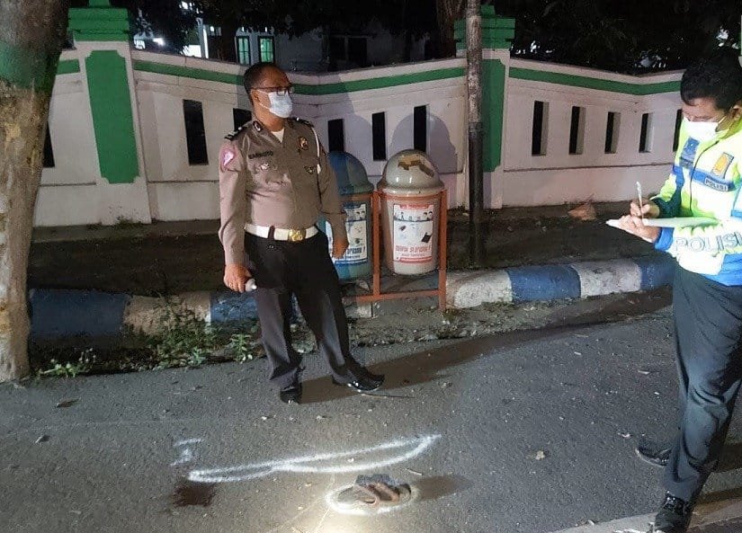 Ugal Ugalan Tiga Pemuda Di Jombang Tabrak Pohon Satu Orang Tewas