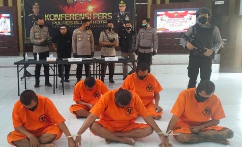 Mantan Honorer PMK Blitar Terjerat Kasus Narkoba, Mendadak Sesak Nafas Saat Rilis Kasus