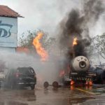 Mobil Calya Dan Truk Tangki Elpiji Terbakar 