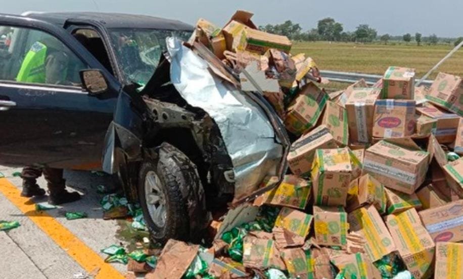 Kecelekaan Beruntun Di Tol Jombang-Mojokerto Sabun Cuci Piring Berhamburan