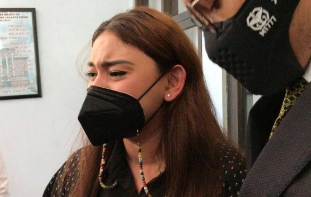 Resmi Bercerai, Thalita Latief Justru Dapat Ucapan Selamat Dari Sang Anak 