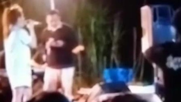 Video Kades Berjoget Bersama Biduan Di Malang Saat PPKM Level 4 Kini Viral Video Kades Berjoget Bersama Biduan Di Malang Saat PPKM Level 4 Kini Viral