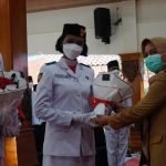 Walikota Mojokerto Serahkan Piagam Penghargaan Untuk Paskibraka
