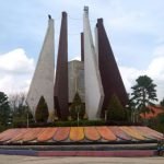 Teks Proklamasi Tugu Kaca Pengilon Alun-Alun Mojokerto