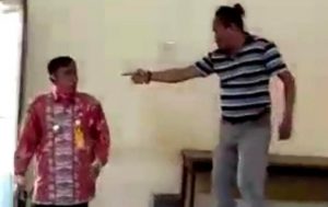 Viral Video Kades di Jombang Dianiaya Oleh Warganya