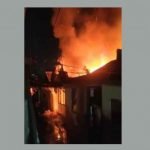 Rumah di Wonokromo Surabaya Terbakar