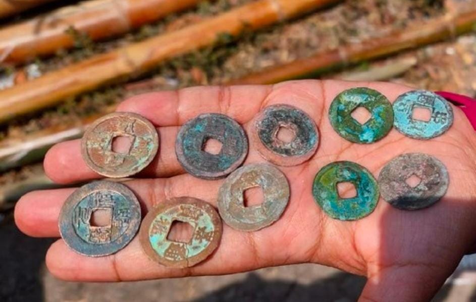 Uang Kepeng Yang Ditemukan Di lamongan Diperkirakan Dari Abad ke 10 Uang Kepeng Yang Di lamongan