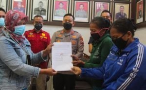 Ibu ibu Pencuri Susu Karena Takut Anaknya Kelaparan Kini Bernafas Lega