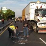 Pemotor di Sidoarjo Tewas Setelah Tabrak Truk Trailer