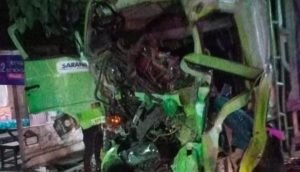 Kecelakaan Beruntun Di Bypass Mojokerto, Satu Sopir Truk Terjepit Kabin Alami Luka Parah