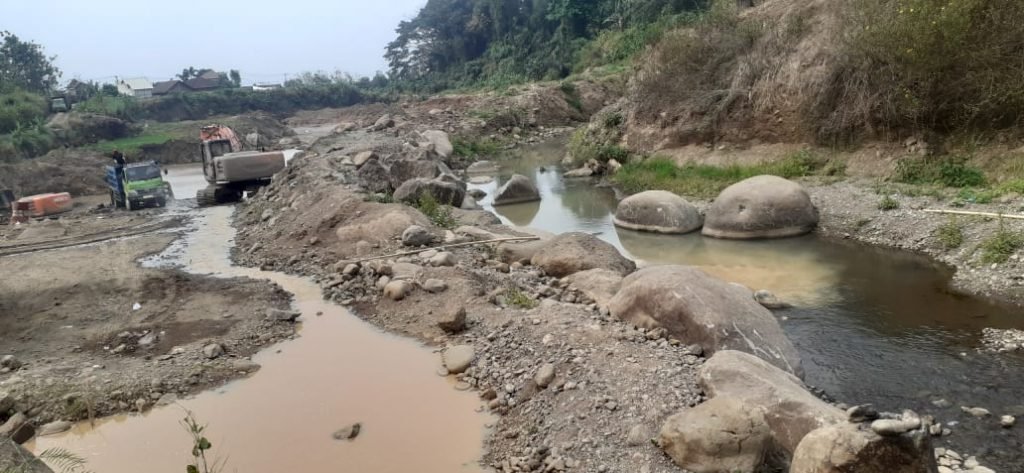 Kuatkan Surat KLHK, PSPLM Investigasi Galian C Cikal Yang Rusak Sungai Galuh