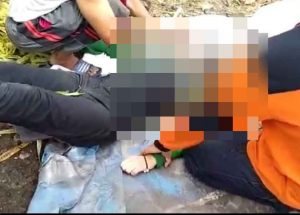 Wanita Cantik Mengapung di Sungai Brantas Ngrame