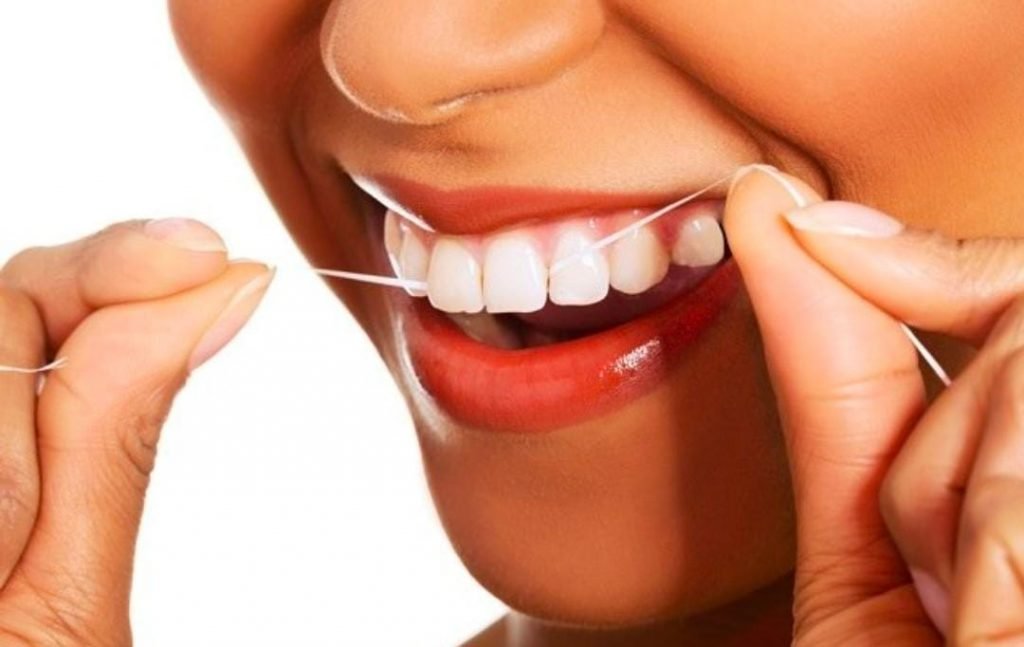 Tips Membersihkan Gigi Bagi Pecinta Kopi