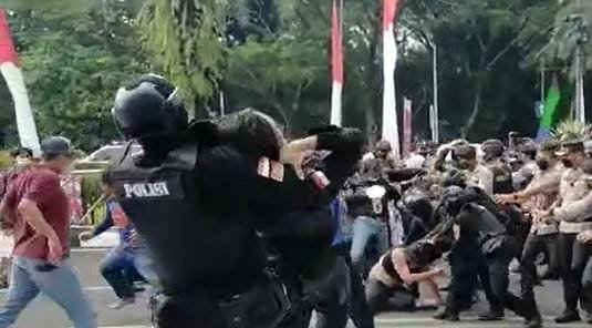 Aksi Smack Down Polisi, BEM PTMI