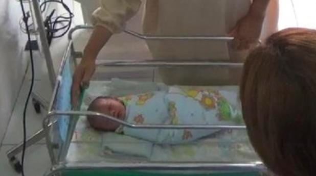 Bayi Laki-laki, Trenggalek, Bayi dibuang