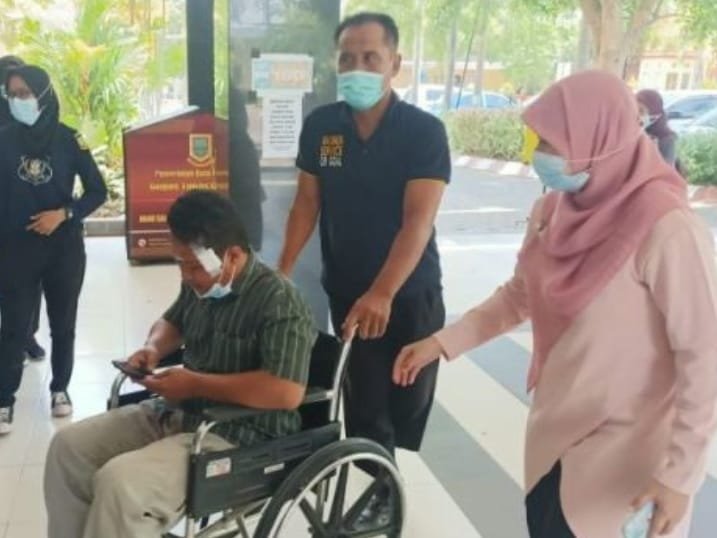 Niat Menolong Anggota Satpol PP Kota Mojokerto Malah DiHadiahi Bogem Mentah Anggota TNI penganiayaan, anggota satpol PP kota Mojokerto