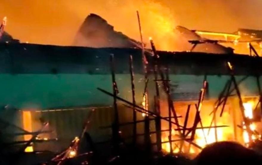 pasar nguling terbakar, pasar nguling, pasuruan