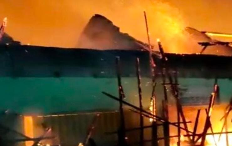 Kios Pasar Nguling Pasuruan Terbakar, pasuruan
