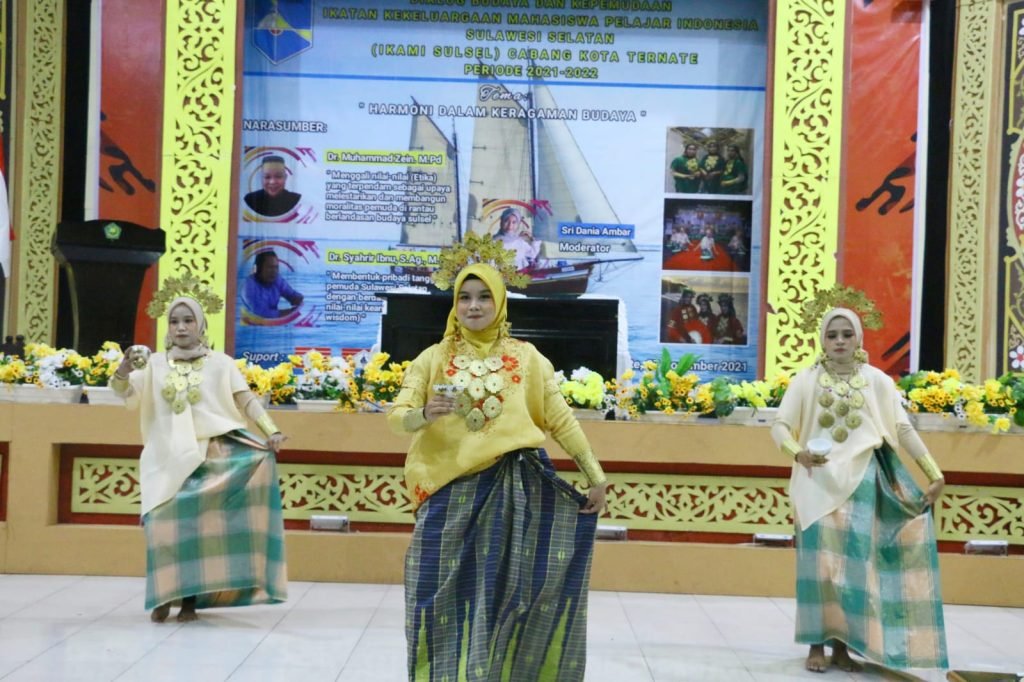 Gelar Dialog Budaya dan Kepemudaan, IKAMI Sul-Sel Kota Ternate Tampilkan Tari Paddupa Bosara’ dan Tari Empat Etnis