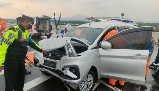 Kecelakaan Maut, Polisi Tewas, Tol Ngawi - Kertosono